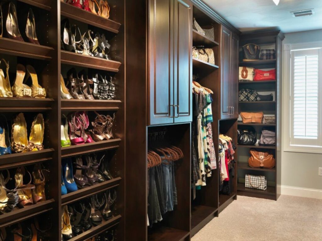 Custom Closet Geeks organized closet Organized closet