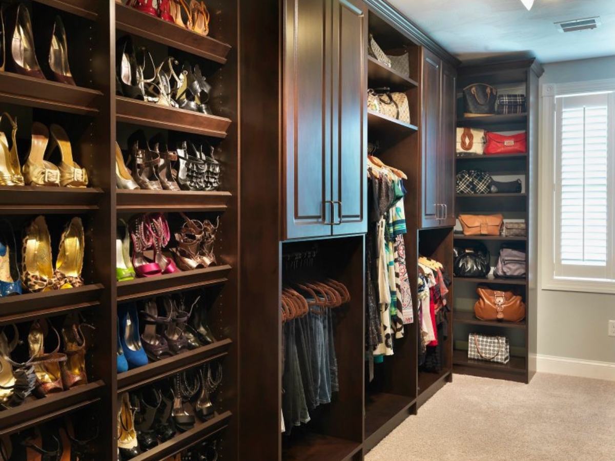 Custom Closet Geeks organized closet Organized closet