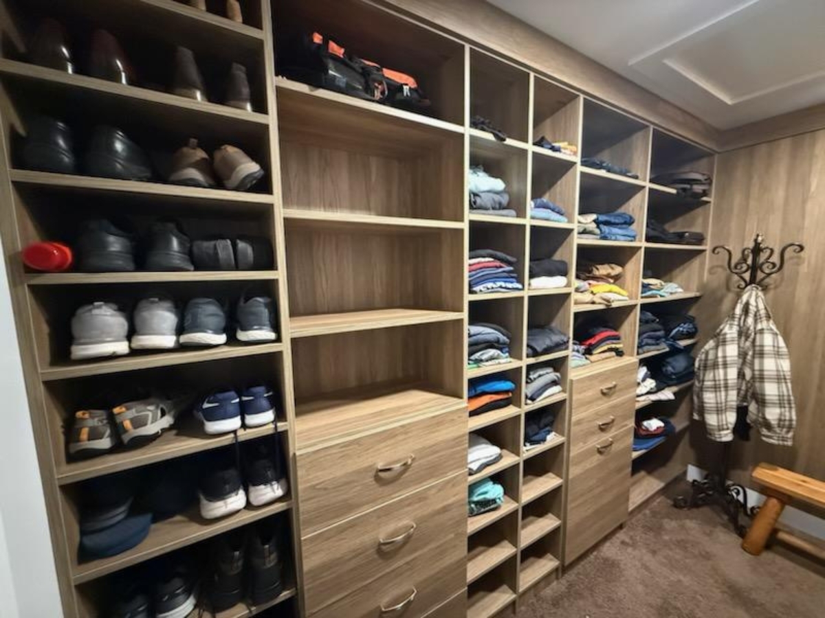 Maximizing Small Spaces: Custom Closet Solutions for Apartments Maximizing Small Spaces: Custom Closet Solutions for Apartments